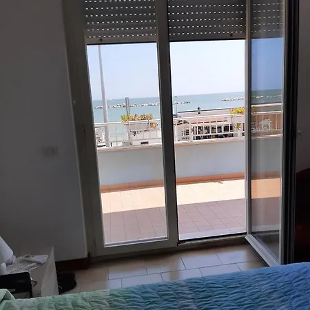 Celeste Apartamento Porto SantʼElpidio